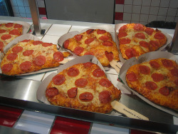 imprettybaked:  deliciousnesss:  It’s pizza….on a stick ON