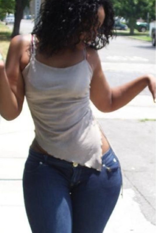 If you were with your girl, would you look back to see what her ass looks like?