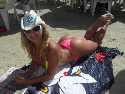 shesoserious:  Fun in the sun!