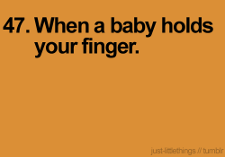 EW. I HATE BABIES DOING THAT. ESPECIALLY BECAUSE THEIR NAILS