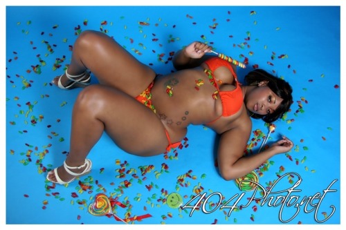 czar4curves:   peep those swwet ass  thighs