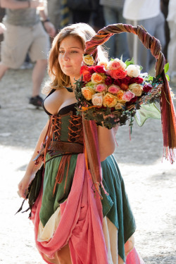 fairefest:  Flower girl - Maryland Renaissance Festival 2010 (by The Q) 