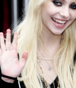 Taylor Momsen