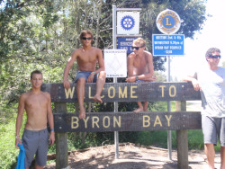 tr-opicalkid:  s-a-l-t-yhair:  i wanna go to byron bay hehe 