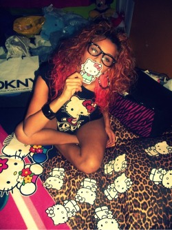 laydieenyasia:  HELLO KITTY NIGGA (=^.^=) 