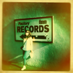 Estacio loves Vinyl Pic