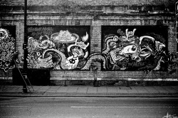 refugado:  erictearle:  Shoreditch, 2010  by Eric Tearlehttp://erictearle.tumblr.comhttp://www.erictearle.comhttp://www.flickr.com/photos/erictearle