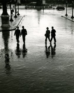 luzfosca:  Place de la Concorde, Paris, 1928 by André Kertész