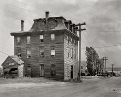 Boardinghouse in Baraga, Michigan aka the Honeymoon Hotel; photo