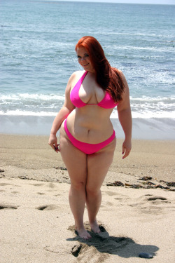 420bbwlover:  How come I never see thick & curvy women at