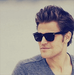 hohohopeful:  mcflydoitbetter:  CAN YOU SEE THE SIMILARITY? TOM