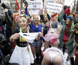 fuckyeahanarchopunk:  FEMEN against Berlusconi 