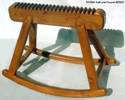 ropes-n-stuff:  333images:  Here’s a rocking horse / wooden
