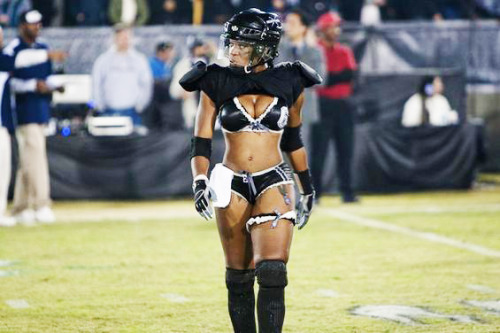 dariuswhiteplume:  cheyenne-lutek:  LFL, Lingerie Football League. girl football :] mom said this is my future.  Those women are tough. Season starts on the 26th. 