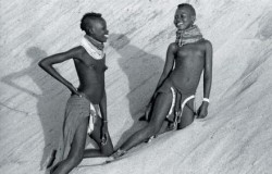 yagazieemezi:  Laughing Turkana Girls on Sand Dunes, Kenya by