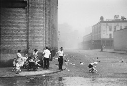 Windstorm in Greenwich Village, NY photo by Ruth Orkin, 1949