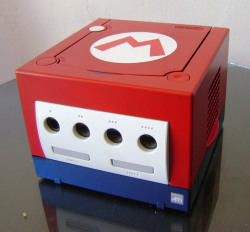 tinycartridge:  Custom-painted Mario GameCube by Rev Guzman (click