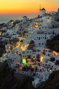 ysvoice:  | ♕ |  Santorini sunset  |  via ninbra 