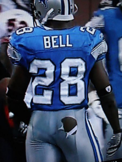 poppasplayground:  Bell’s #hole beLONGs 2 us #FreaksN2Football