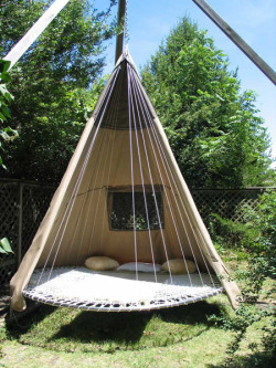 sunsurfer:  Floating Tent Bed, Marin, California photo via floatingbeds