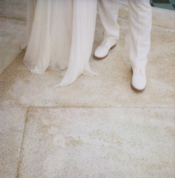 killmetheking:wedding feet (by Jen Gotch)