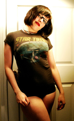 Star Trek shirt and no pants. Photos of hot geeky girls is always