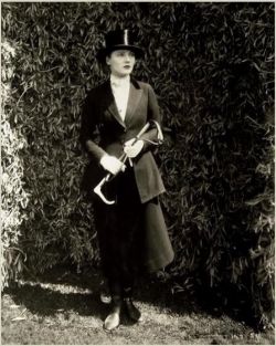 mothgirlwings:  Dorothy Mackaill - c. 1920s 