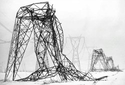 m3zzaluna: power lines are crushed with the weight of four days