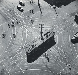 luzfosca:  Max Dupain Tram Abstraction, 1930s 