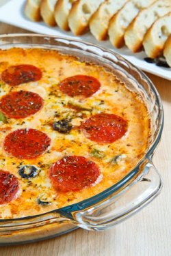 allyou-caneat:  Pizza Dip 