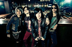 yeah. i like escape the fate. with or without ronnie. =) idc.
