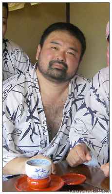 macbeef:  http://www.tumblr.com/follow/macbeef 