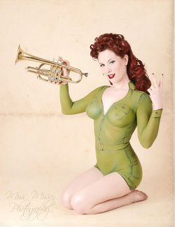 militarybodypaint:  Vintage Army bugle girl pin-up body paint