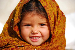 citygirlwonder:  Pakistan, 2011: A girl from Kandar camp, Nowshera