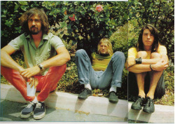 nirvananews:  May, 1991. Nirvana photo-shoot taken on the same