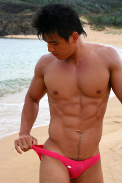 eroticsg:  Making sure it sits right.