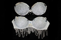 pussymoneyw33d:  Custom embellished bra by Natasha Lillipore
