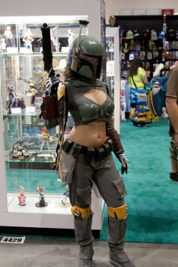 gentlemanpervert:  My lord in heaven. What a vision. (Booba Fett?)