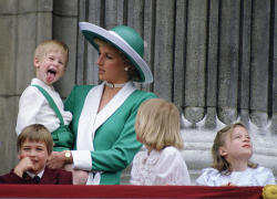 wonderlandless:   Princess Diana with Prince Harry  a bamf since