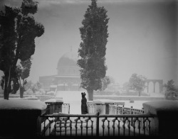 Mosque of Omar during a snowstorm, Jerusalem American Colony