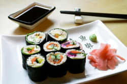 oishiidesune….sushi wo yoku tabenai. sorewa natsuyasumi