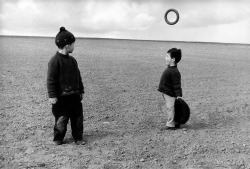 Michel and Lorenzo photo by Frank Horvat, near Paris 1958