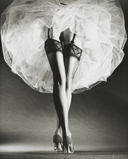 Round the Clock I, NY photo by Horst P. Horst, 1987