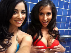 Bikinis with @taylorvixen