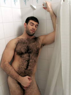 hot4hairy:  Ben Dodge  H O T 4 H A I R Y  Tumblr |  Tumblr Ask