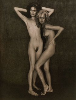 fuckyeahpaoloroversi:  Amber Valletta & Shalom Harlow photographed