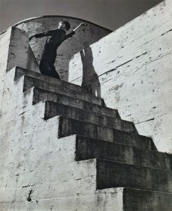 untitled photo by André Kertész, 1941