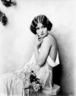 Clara Bow