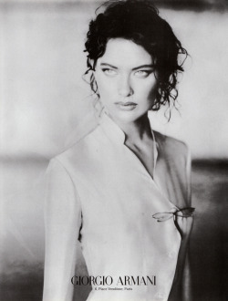 fuckyeahpaoloroversi: Shalom Harlow photographed by Paolo Roversi