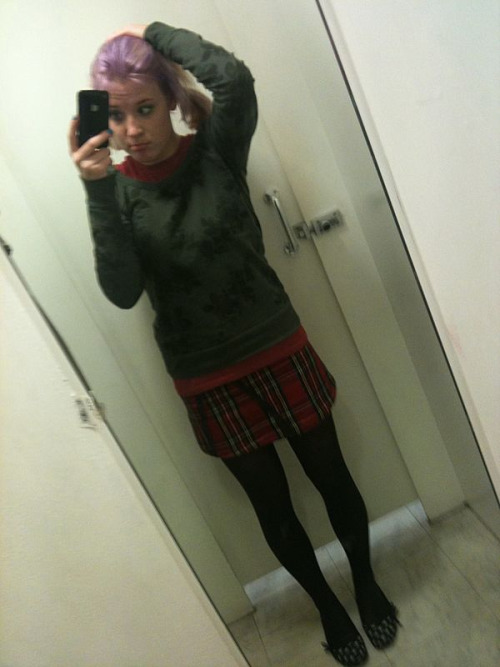 olibomb:  I liked my outfit yesterday :) Shame about my face and my hair haha! 